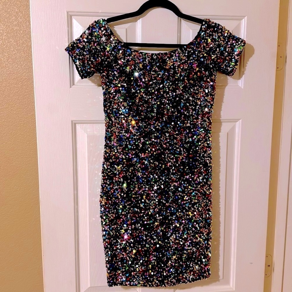 NWT Women’s Gianni Bini Zoe Confetti Off Shoulder Sequin Party Dress - Size 2